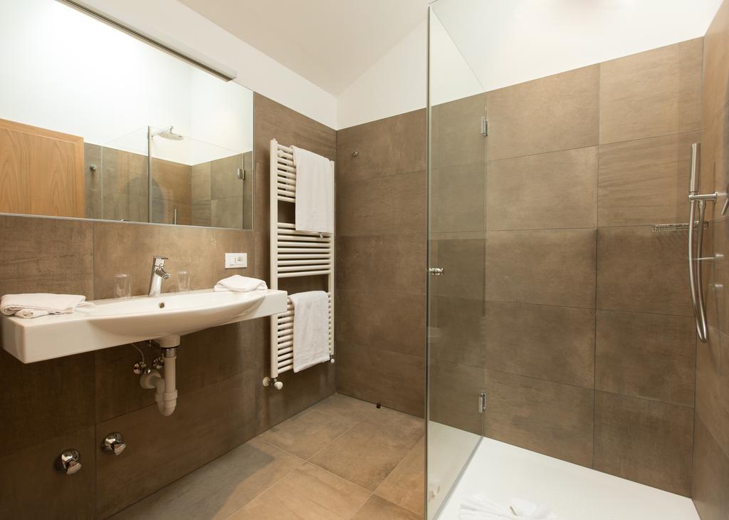 Hotel Appartement Inge Tirolo Luaran gambar
