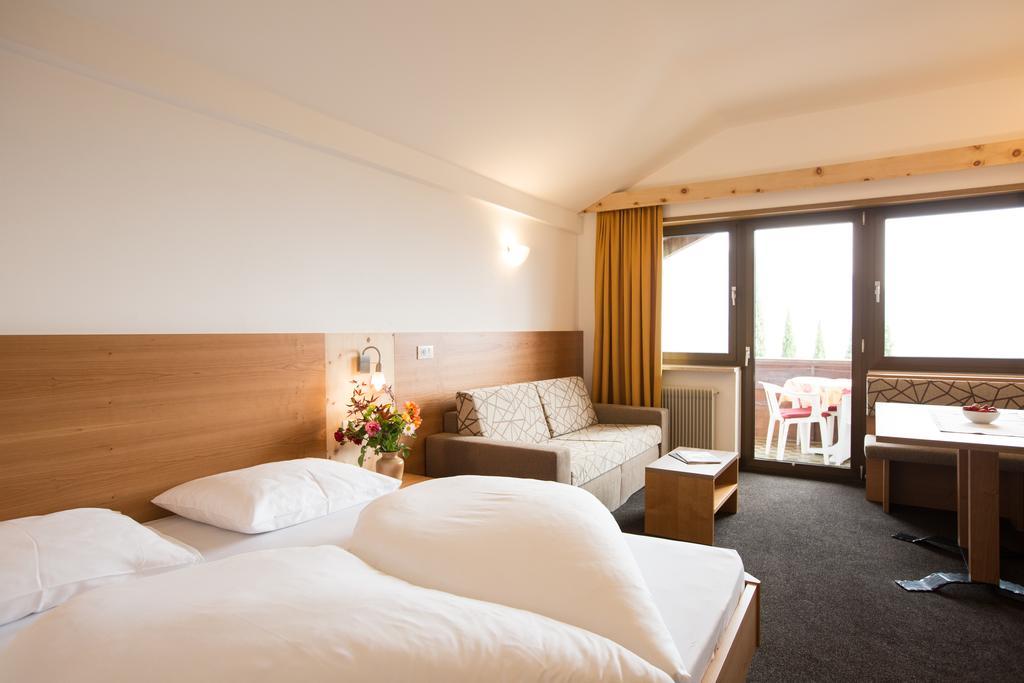 Hotel Appartement Inge Tirolo Luaran gambar
