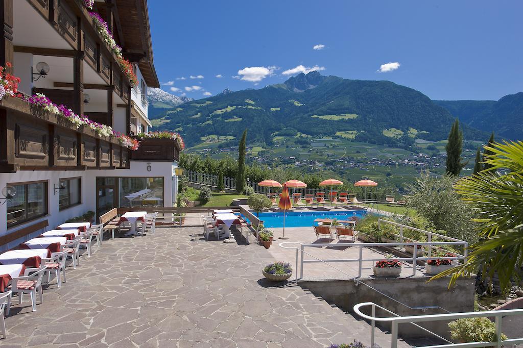 Hotel Appartement Inge Tirolo Luaran gambar