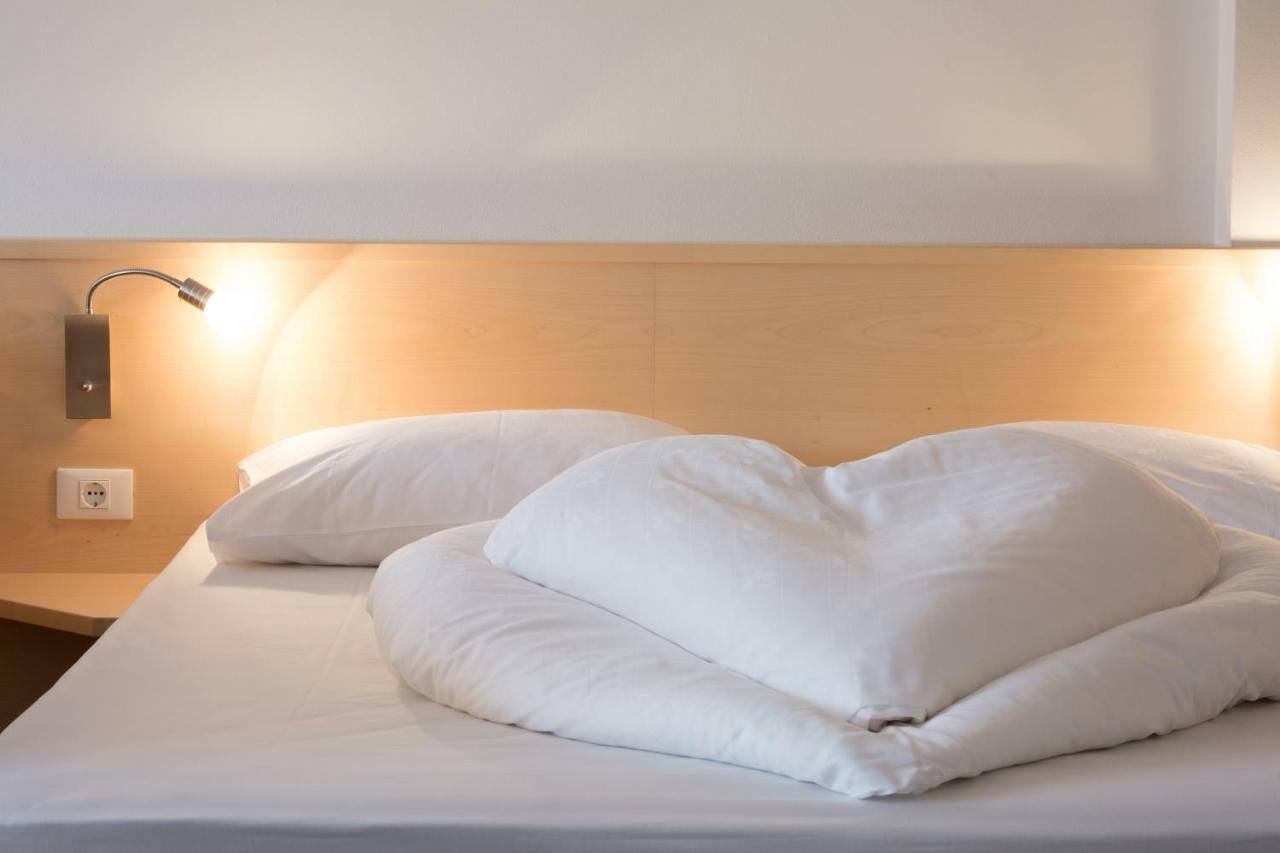 Hotel Appartement Inge Tirolo Luaran gambar