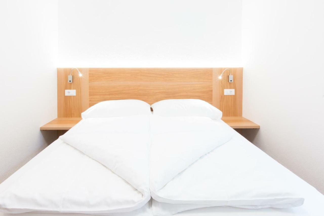 Hotel Appartement Inge Tirolo Luaran gambar