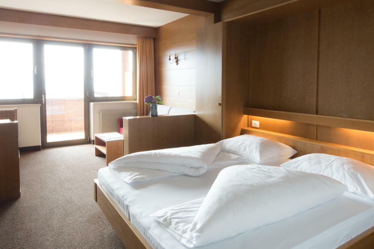Hotel Appartement Inge Tirolo Luaran gambar